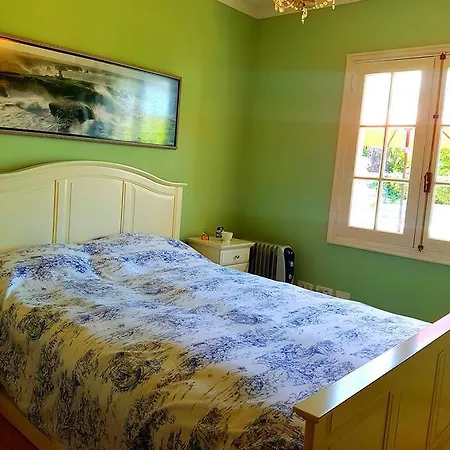 Villa Luxury Colon Iv *